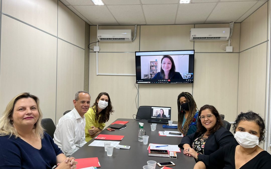 Cendhec, Fundo Malala e Secretaria de Educação do Recife se reúnem para discutir o projeto Na Trilha da Educação